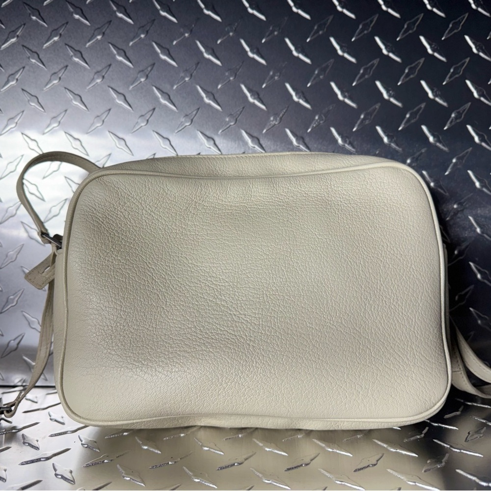Saint Laurent YSL Lou Camera Bag in Ivory/Cream - Picture 3 of 10